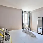 Elegant Apartment In The Heart Of The Marais